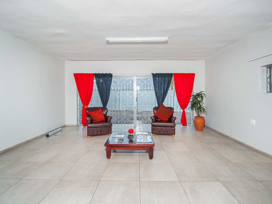 6 Bedroom Property for Sale in Schoemansville North West
